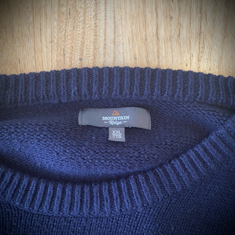 Mountain Ridge wool sweater. - Picture 3 of 3